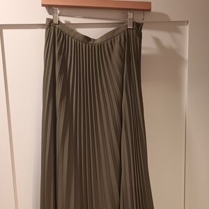 Banana Republic Green Midi A-Line Skirt